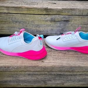 Clove Nursing Shoe - WOMEN’S Light Grey  and Hot Pink - size 9